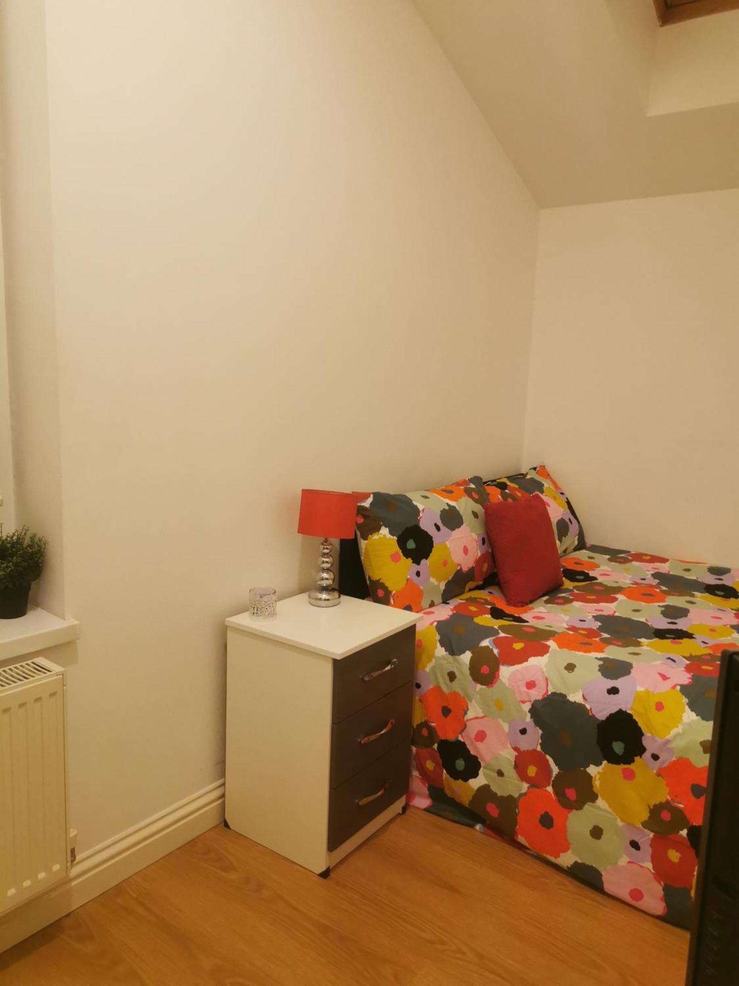 Lovely Spacious Room Near Train Station And University Dallington  Екстер'єр фото